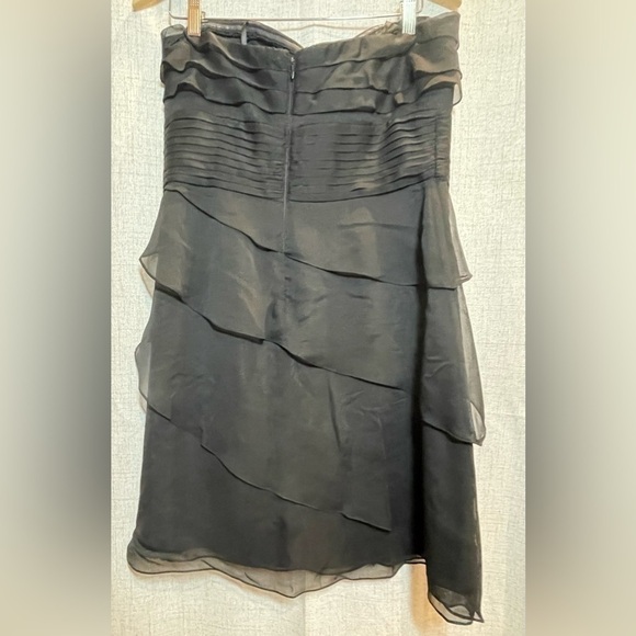 ADRIANNA PAPELL Evening black knee length flowy formal event dress. Size 12. - Picture 4 of 9